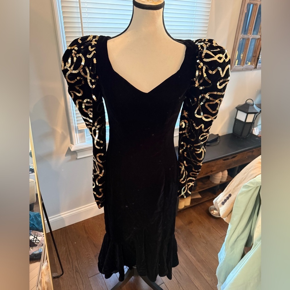 Dave & Johnny Vintage 80’s Black Velvet  Dress with Gold Accents Skze Small